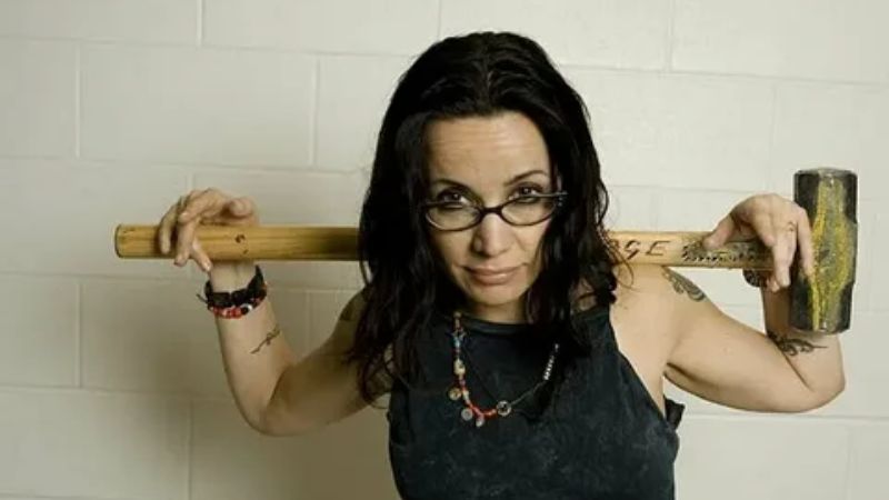 Young Janeane Garofalo working odd jobs before her stand-up comedy caree
